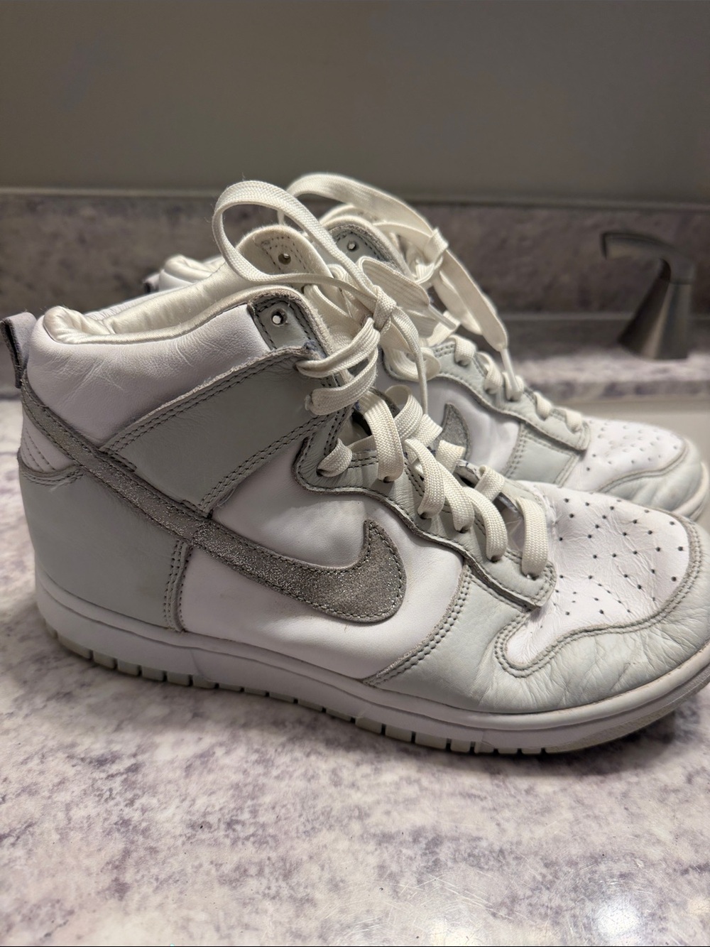 Nike Dunk High Lace-Up High Top Sneakers White/Silver Leather US 8 FJ4578-100